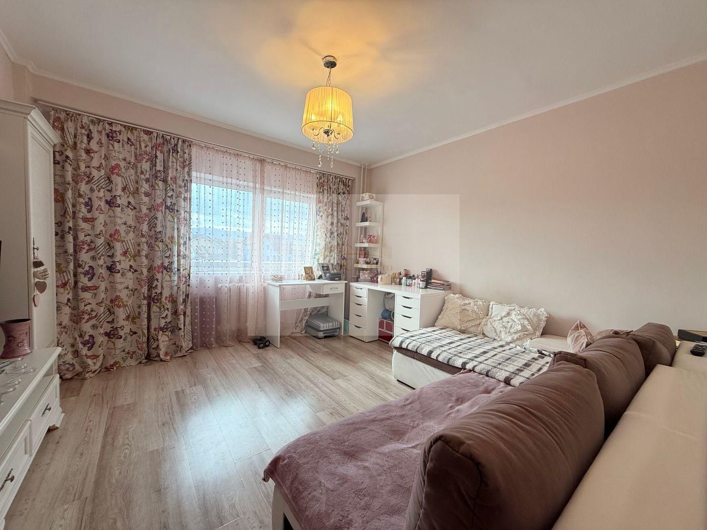 Apartament 2 camere de vânzare – etaj intermediar, garaj – Zona Mărășt - Poză 8