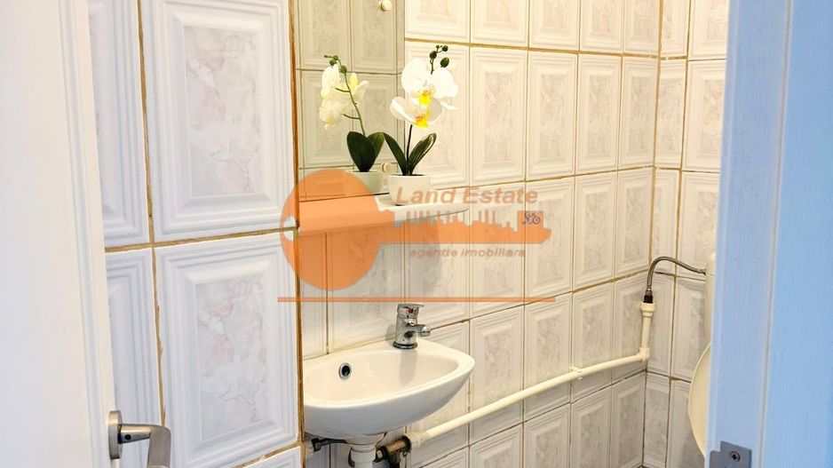 Apartament cu 3 camere in zona Crangasi - Poză 12