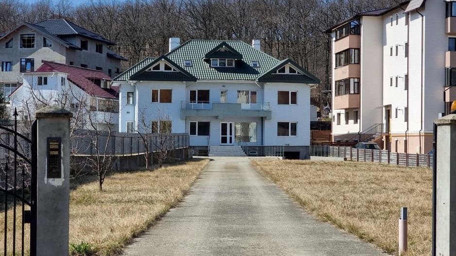 Chirie sau Vânzare - Vila Mare 3 Apartamente + Buncăr – Privat Afacere - Poză 2