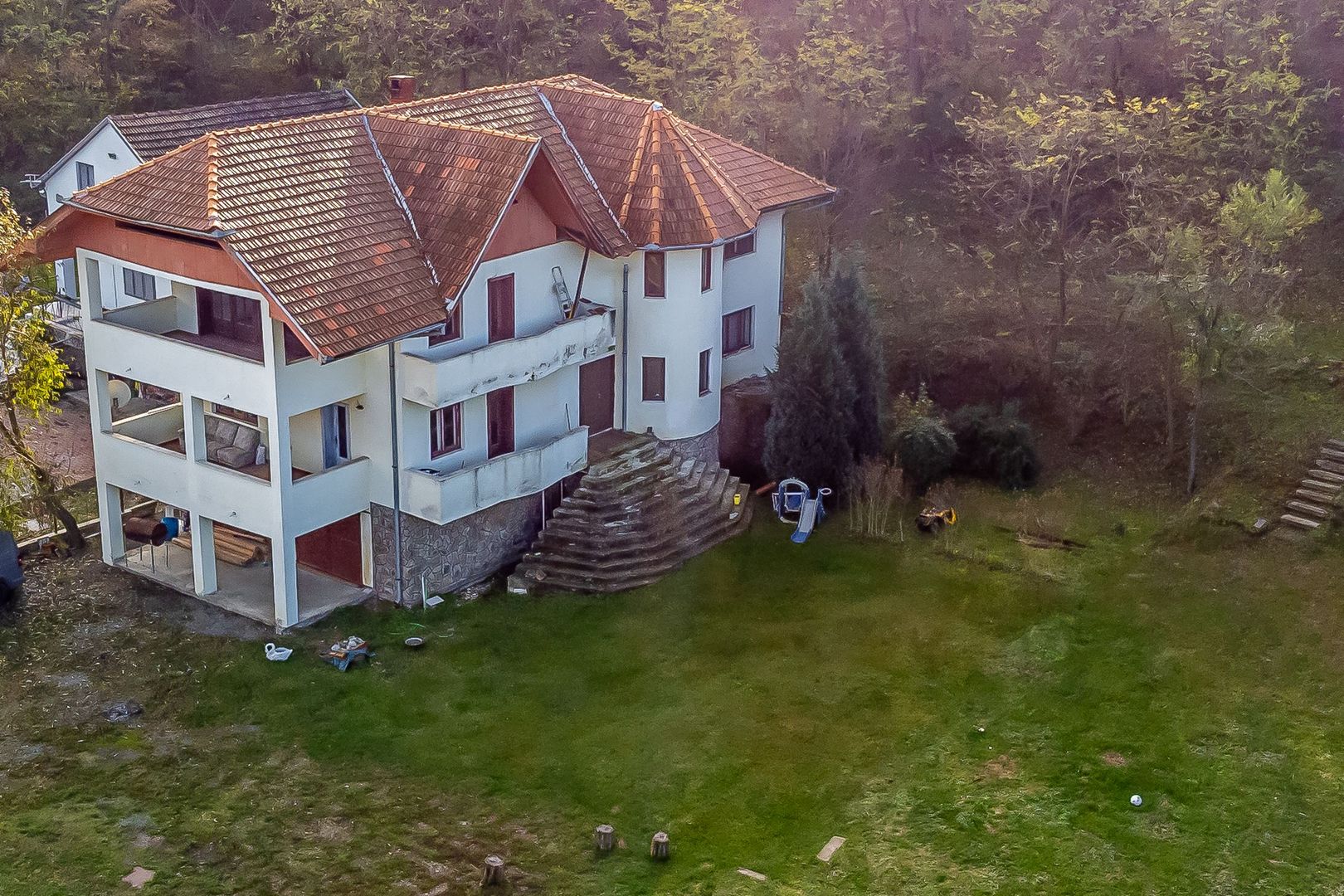 Casă în localitatea Miniș - Comision 0% la cumparare - Poză 1