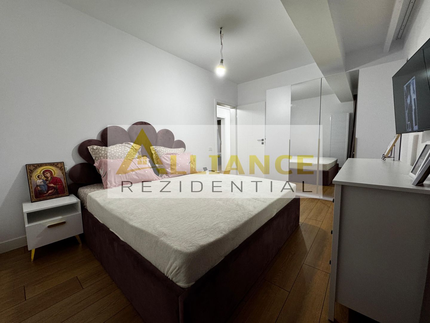 Vila de vanzare-5 camere-3 bai-500 M de STV - Poză 16