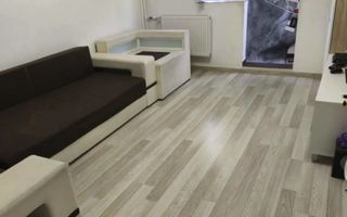 Decomandat renovat 2 camere sector 4 Resita - Poză 1