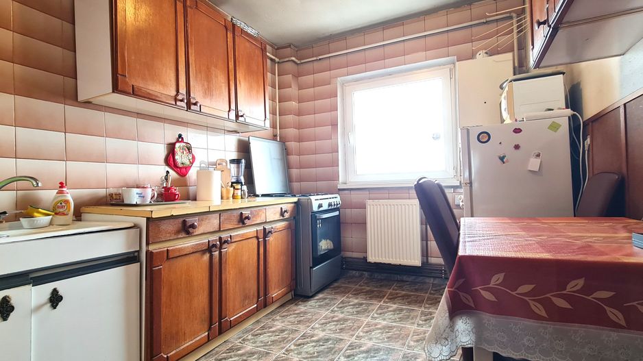 Apartament 2 camere decomandat cu priveliste zona Spitalul Judetean - Poză 4