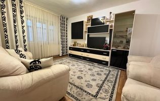 Apartament 4 Camere de vânzare în Onești
