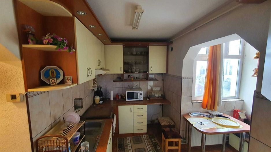 Apartament 3 camere, 75 mp, garaj, boxa subsol - Poză 6