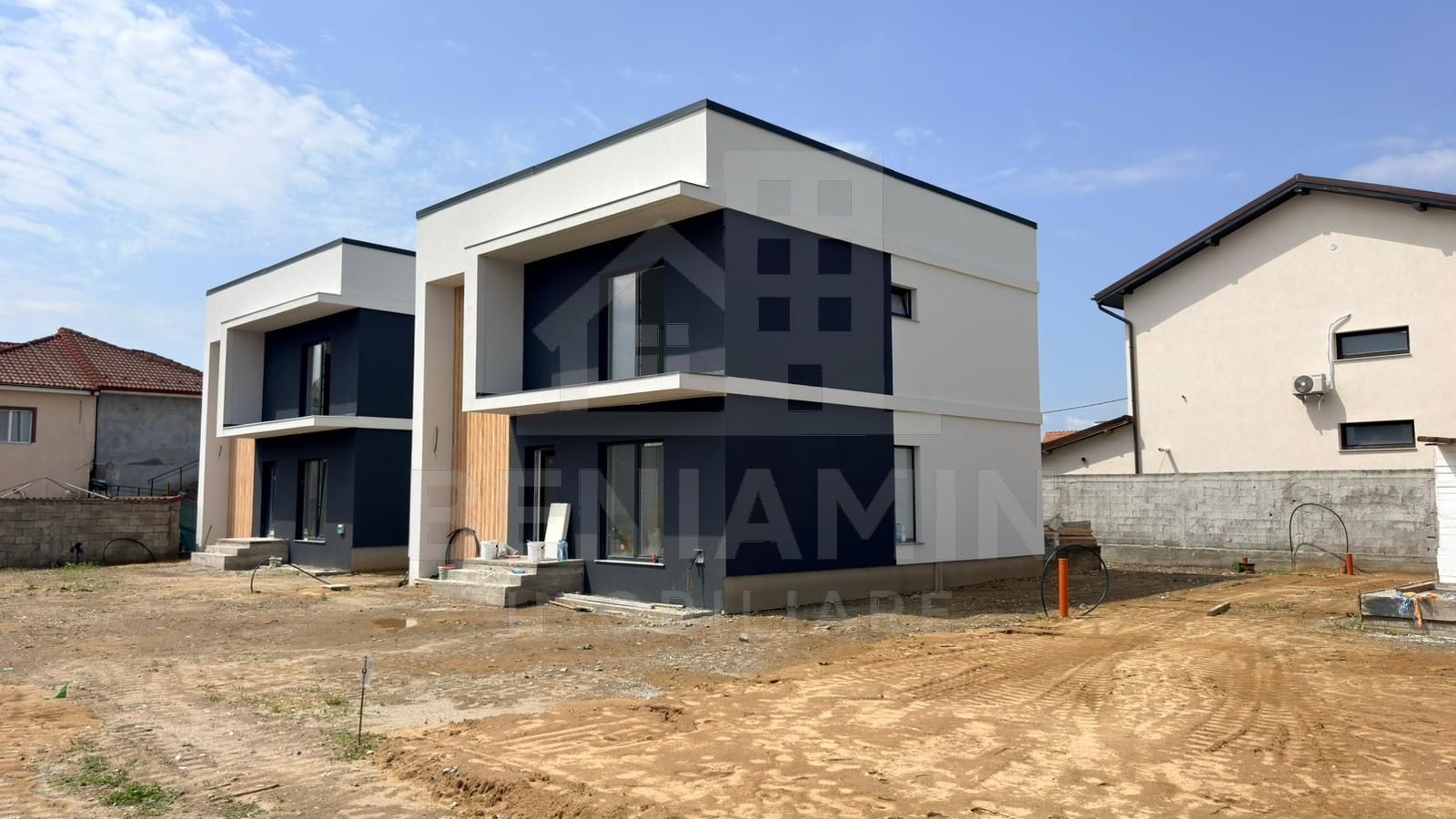 Vanzare 3 vile individuale noi cu design contemporan si teren generos - Poză 1