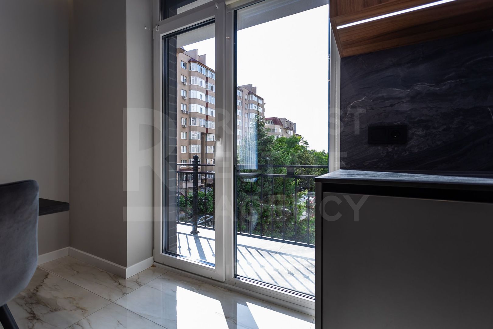 Chirie, apartament, 2 camere, str. Petru Movilă, sectorul Centru - Poză 7