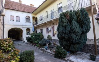 Un întreg etaj ultracentral în Arad - Poză 9