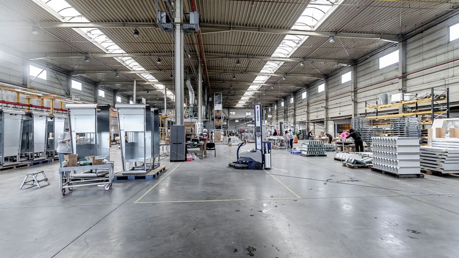 REZERVAT: Hală industrială cu platformă betonată - Poză 3