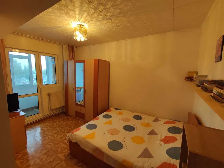 Apartament cu 3 camere, zona General - Poză 3