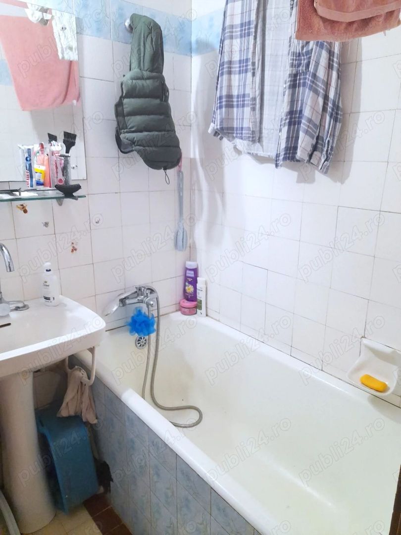 De vanzare apartament 4 camere Drumul Taberei - Poză 8