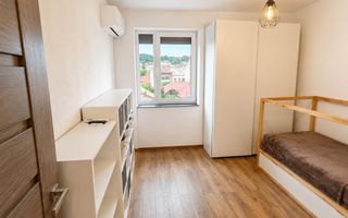 Aparament cu 3 camere si parcare de inchiriat, bloc nou, zona Centrala - Poză 5