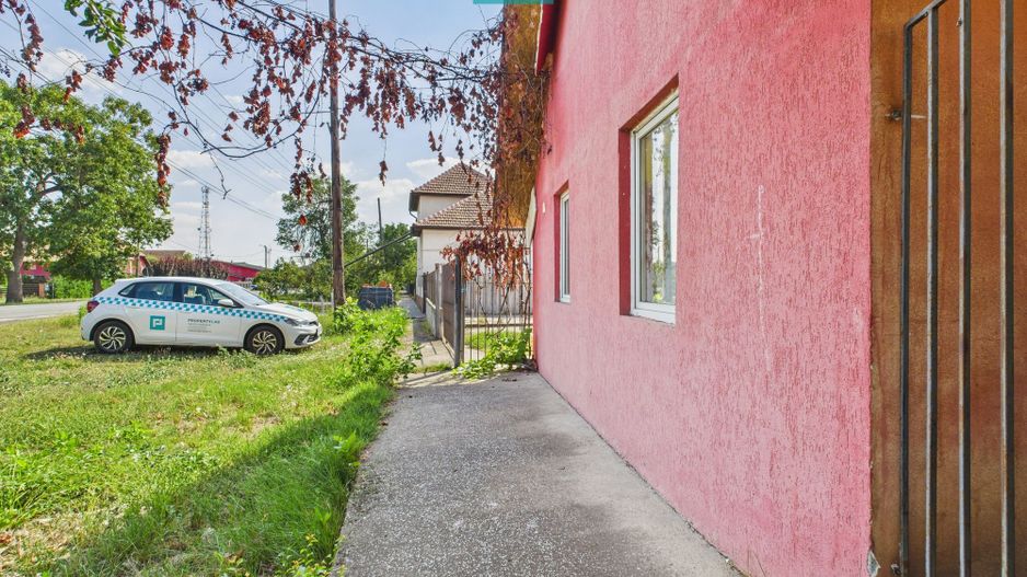 Casă/spațiu comercial pe DN79 în Zimandu Nou - Poză 9