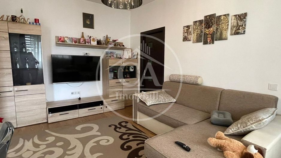 Apartament cu 3 camere de vanzare in zona Decebal, Oradea - Poză 2