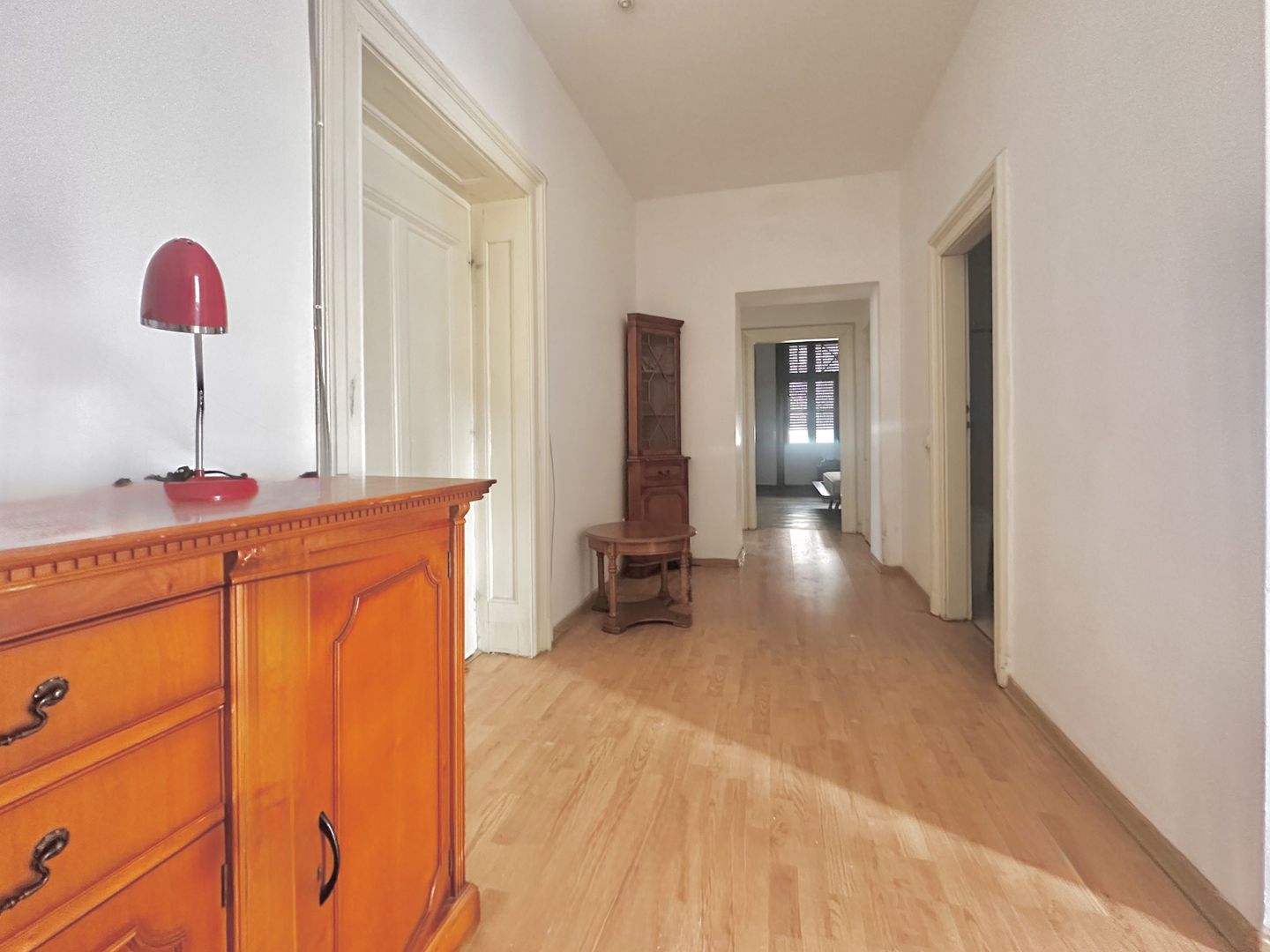 Apartament cu 3 camere de închiriat în Piața Victoriei - Poză 14