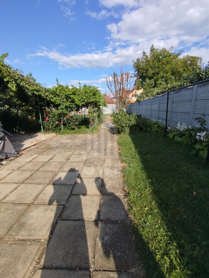 🏡 Casă de închiriat – 2 camere, curte generoasă, zona Trei Stejari, Sibiu - Poză 9