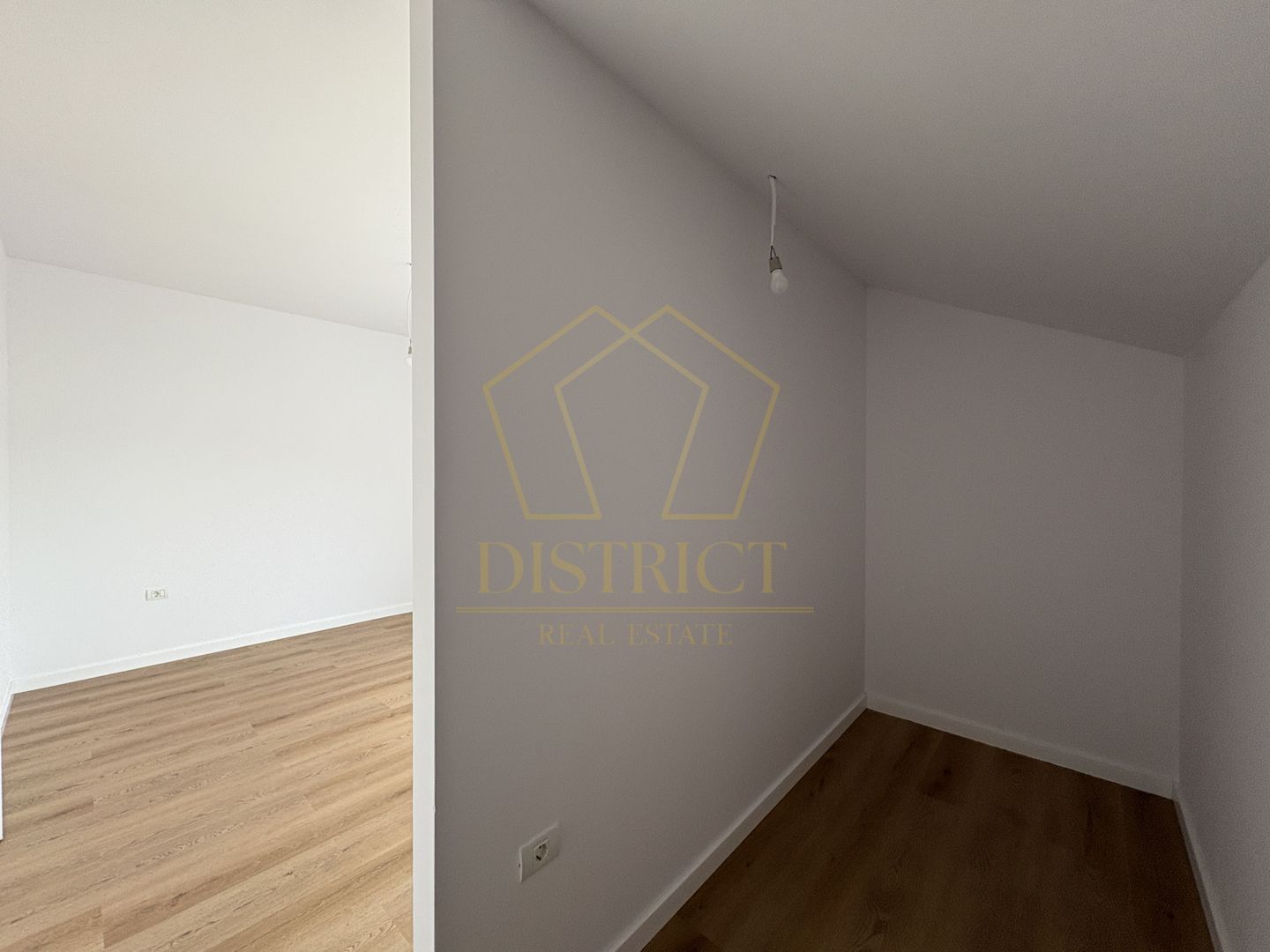 Duplex modern cu 4 camere si dressing | Mosnita Noua | ESO Petrol - Poză 7