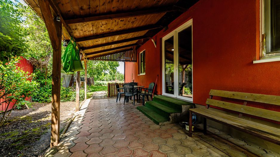 VÂNDUT! Casă 6 camere cu teren generos - Zadareni - Poză 7