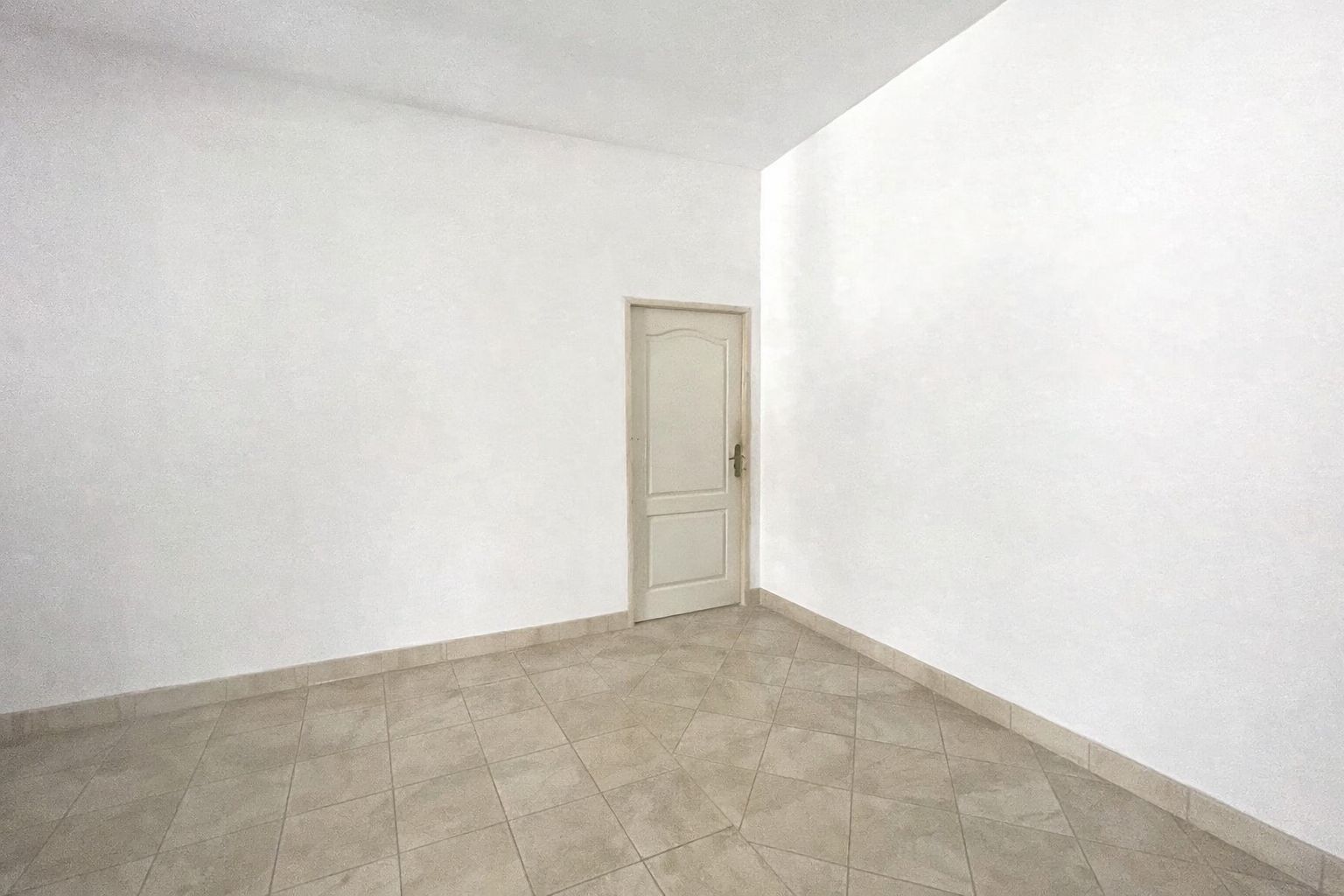 Spațiu comercial de Închiriere/Vânzare | 110 mp | Dornești - Poză 5