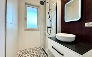 Duplex modern cu grădină, la intrare în Moșnița Nouă - Poză 19