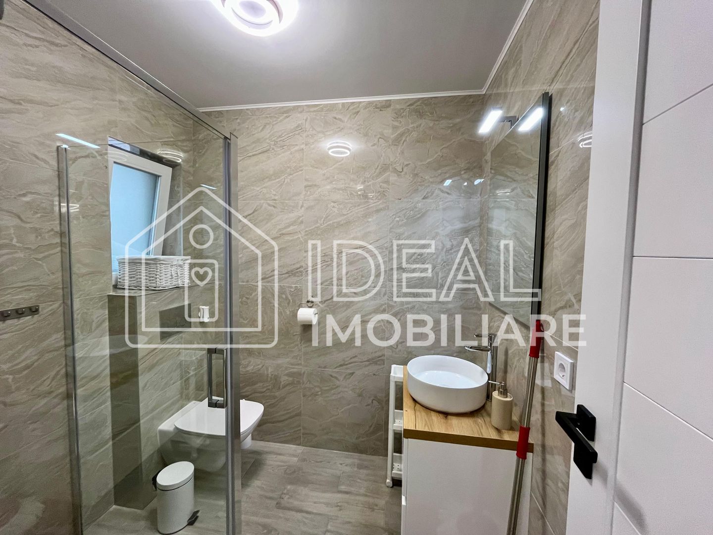 Casa moderna cu 4 camere de închiriat - Șelimbăr - Poză 26