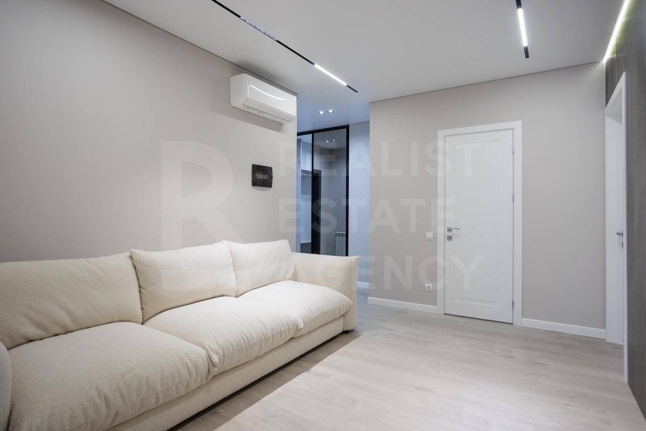 Vânzare, apartament, 2 odăi + living, str. Ion Buzdugan, Buiucani - Poză 2
