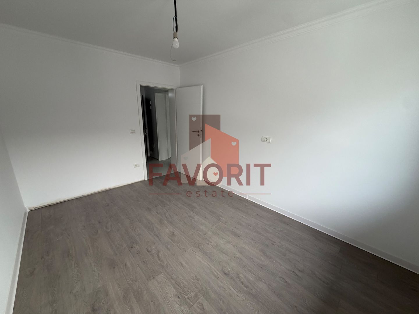 Disponibil imediat. Strada asfaltata. TVA 21% inclus in pret - Poză 9