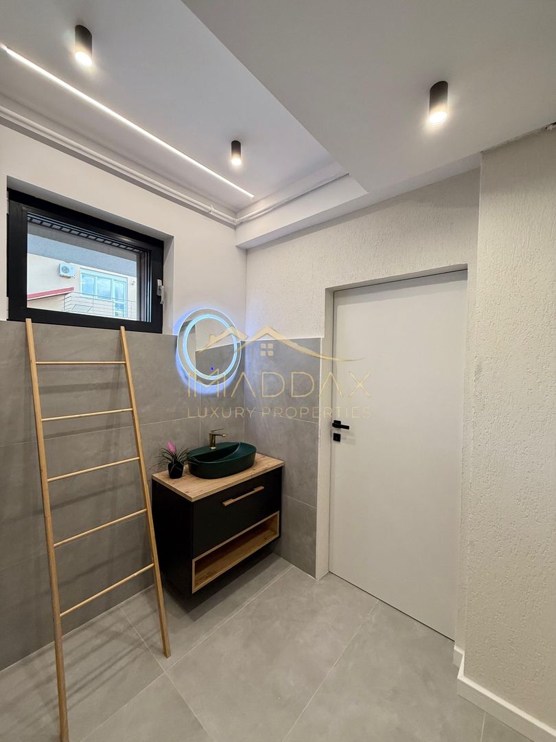 Vilă **6 camere  **451mp // Zona Iancu Nicolae - Poză 33