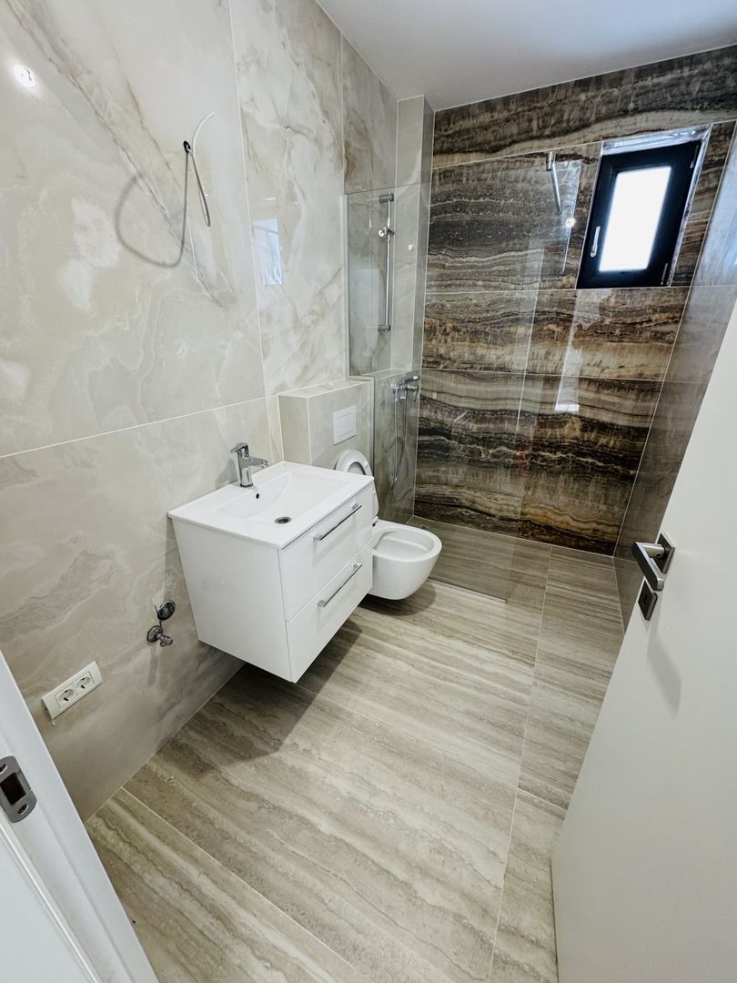 Apartament 3 camere si  CURTE mare, Otopeni 23 august - Poză 4