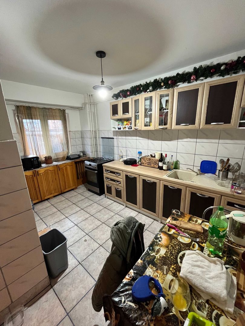 apartament decomandat cu 4 camere - Poză 7