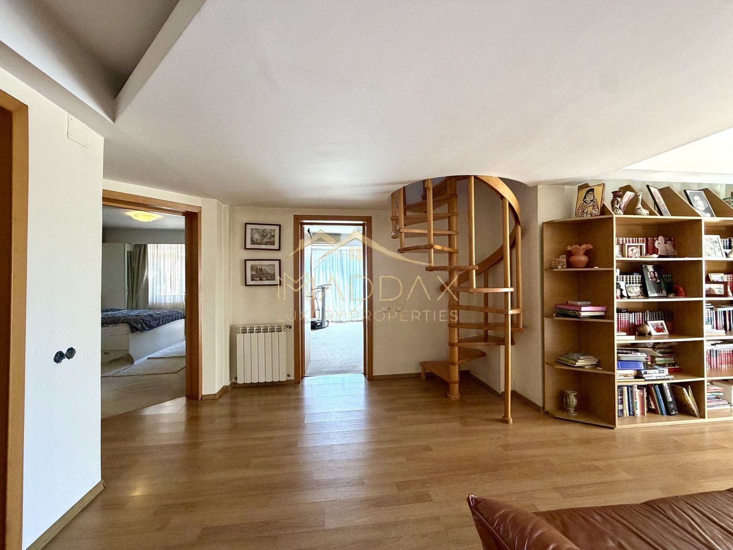 Vila cu 6 camere *485 mpc // *1.670mp teren* // 8 locuri parcare // Sisești - Poză 47