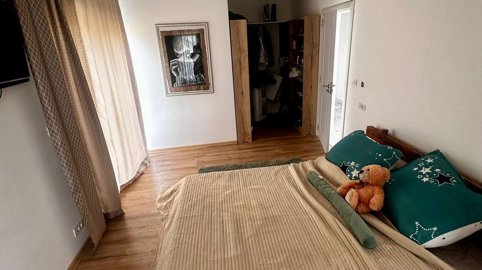 Casa individuala 4 camere  P+1E in Dudestii Noi - Poză 10