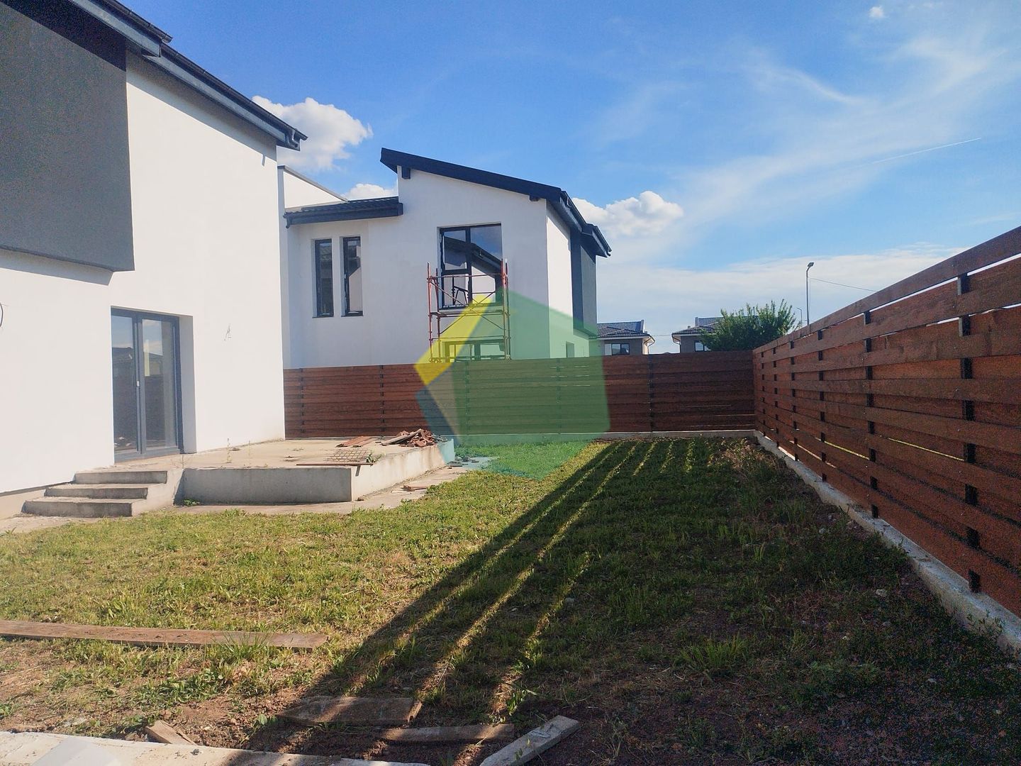 Casa Duplex P+1 in Otopeni, curte 170mp, ideal pentru familie - Poză 2