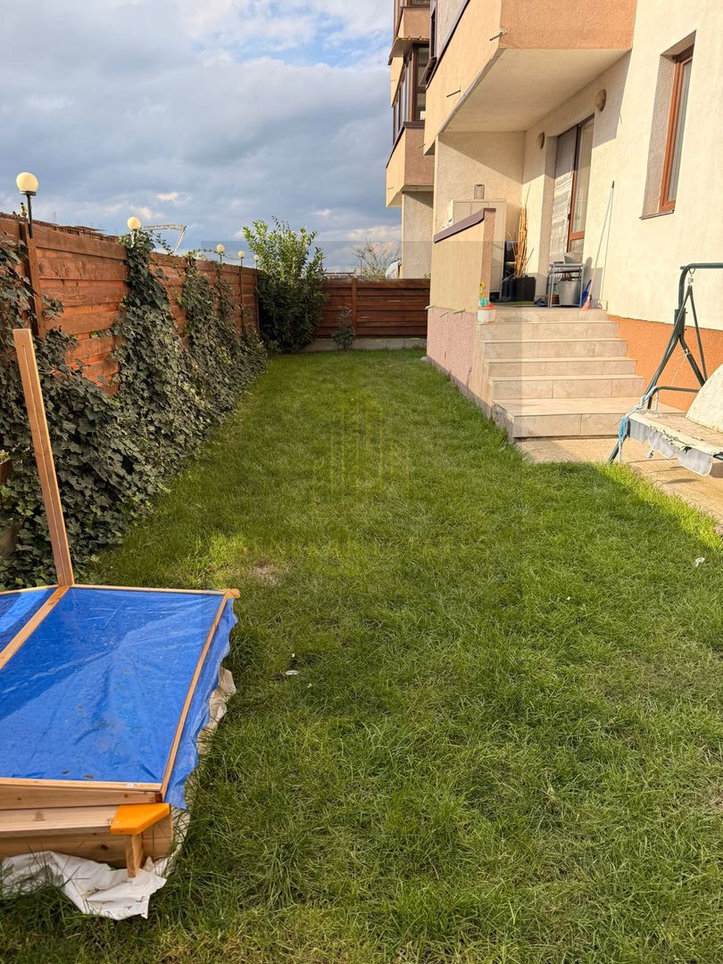 Apartament nou, luminos, cu curte proprie și parcare inclusă - Poză 10