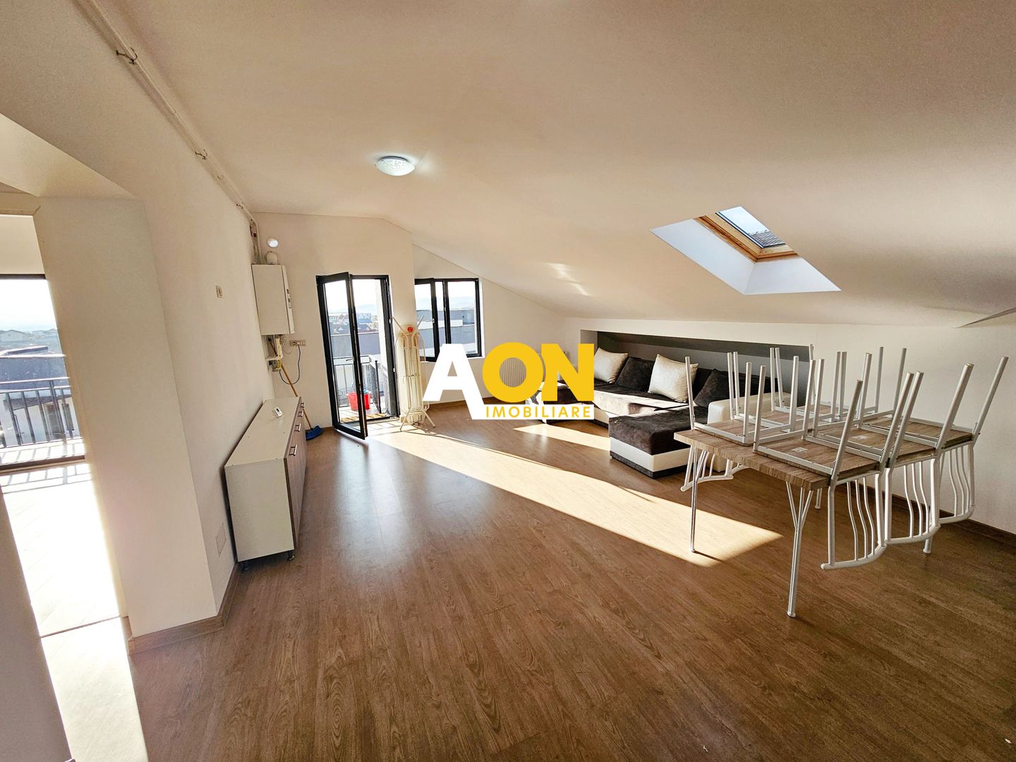 Apartament 3 Camere, 75 mp utili, bloc nou, zona Cetate - Poză 1