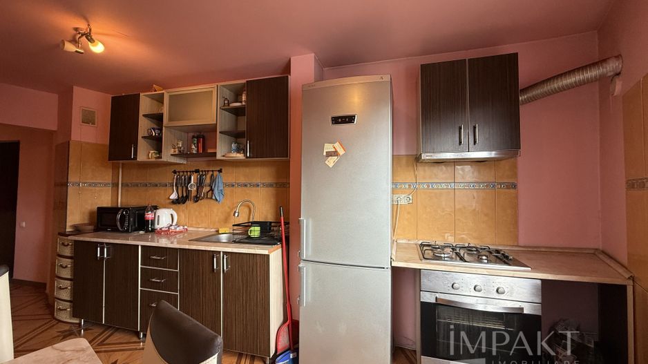 Apartament cu 2 camere decomandat , etaj intermediar , zona Big! - Poză 8