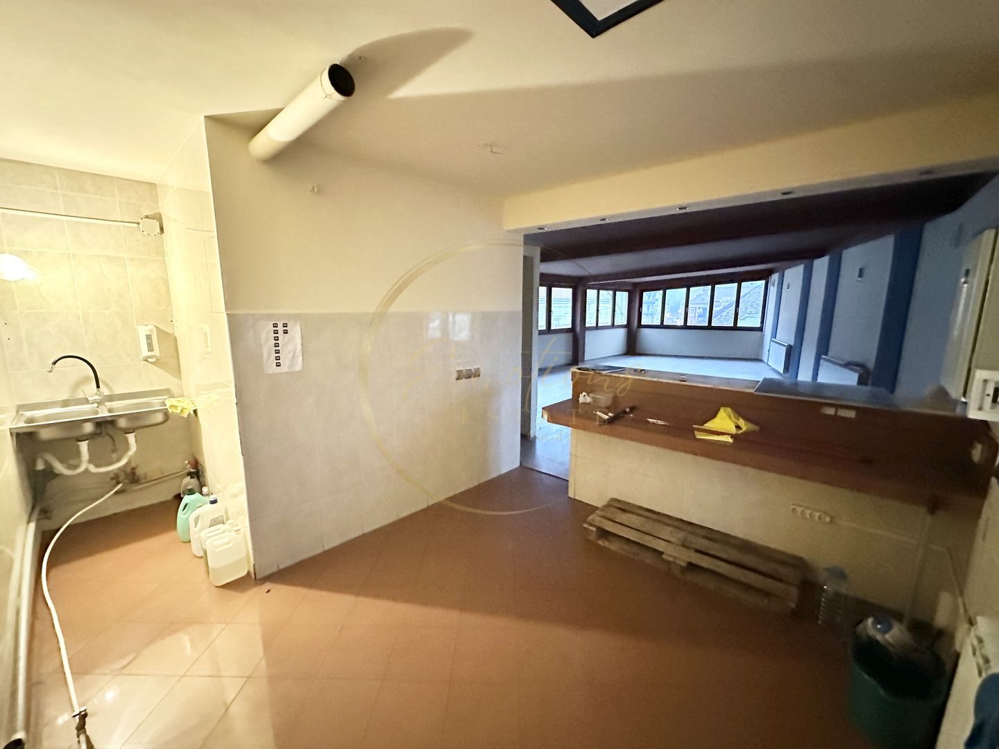 OCAZIE | Spațiu Comercial  - Piața Libertăți - Poză 13