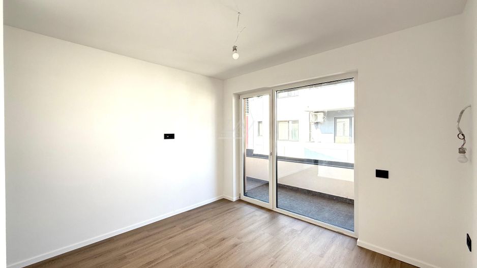 Comision 0! Duplex cu 5 camere despartit prin camera tehnica. Asfalt. - Poză 10