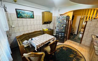 3 decomandate, centrala, 1 Mai - 110 000 Euro - Poză 6