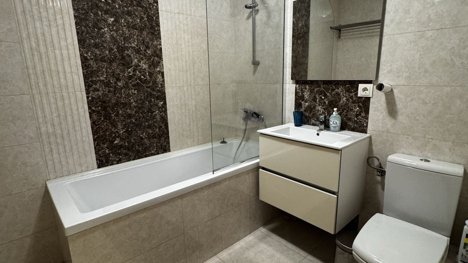 Vând apartament 2 camere,45mp - Poză 4