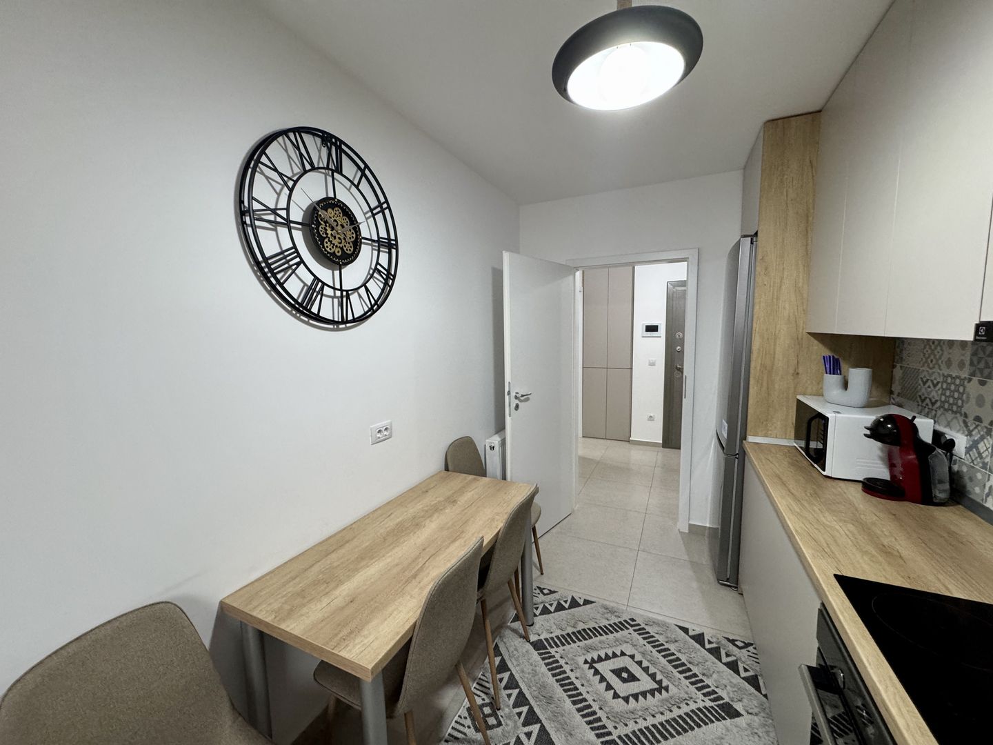 Apartament cu 2 camere, decomandat, in Tractorul - Poză 9