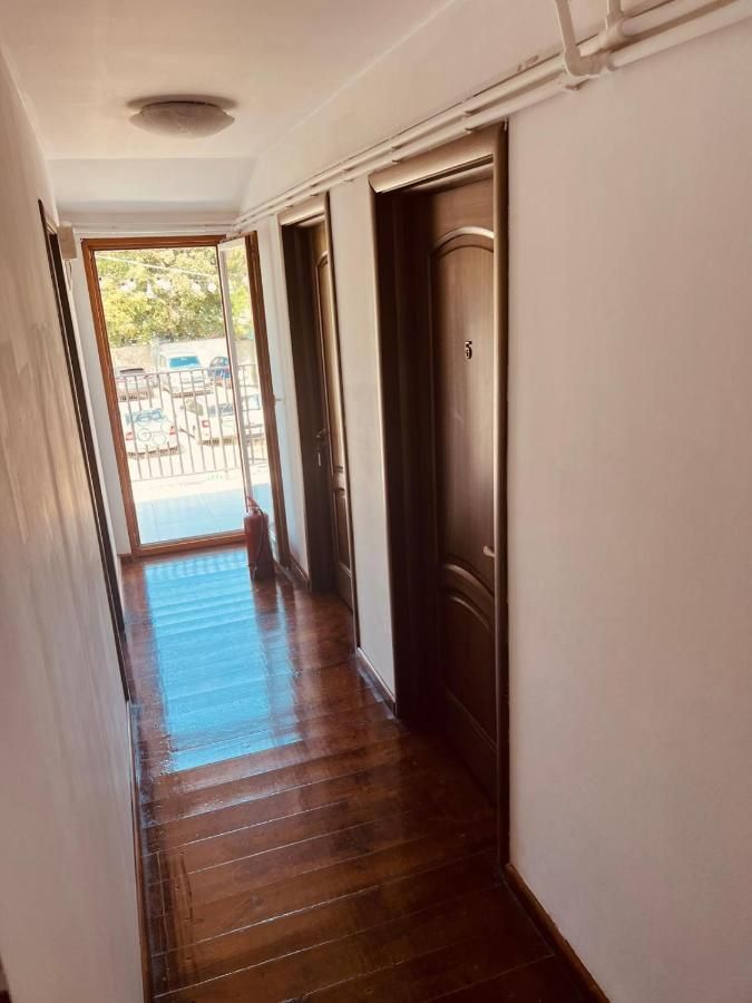 AFACERE PENSIUNE CU 8 CAMERE DE ÎNCHIRIAT - ZONA BĂNEASA - Poză 9