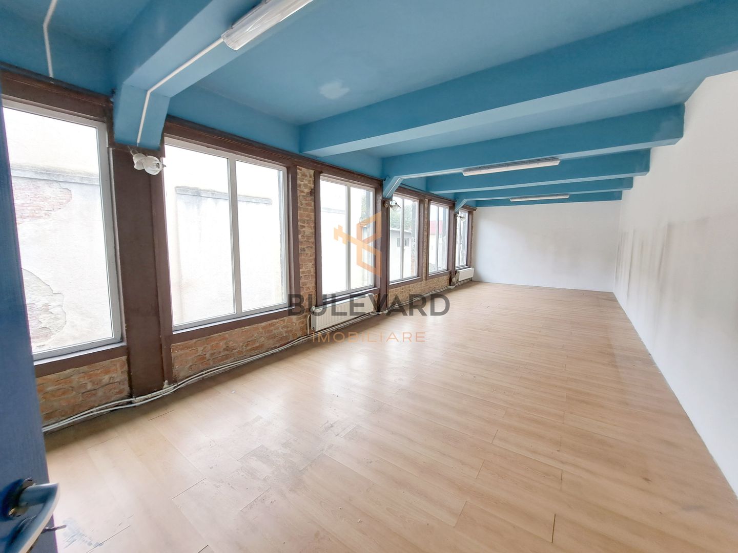 Spatiu industrial / birou 143mp,  la doar 3 km de centru! - Poză 1