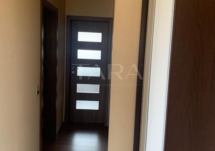 Apartament 3 camere complet mobilat, parcare inclusă, gata de mutare. - Poză 5