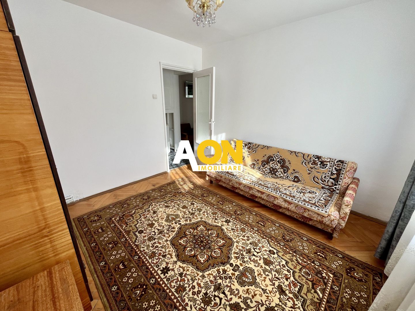 Apartament cu 3 Camere, Etaj 1, Decomandat, Zonă Ultracentrală - Poză 9