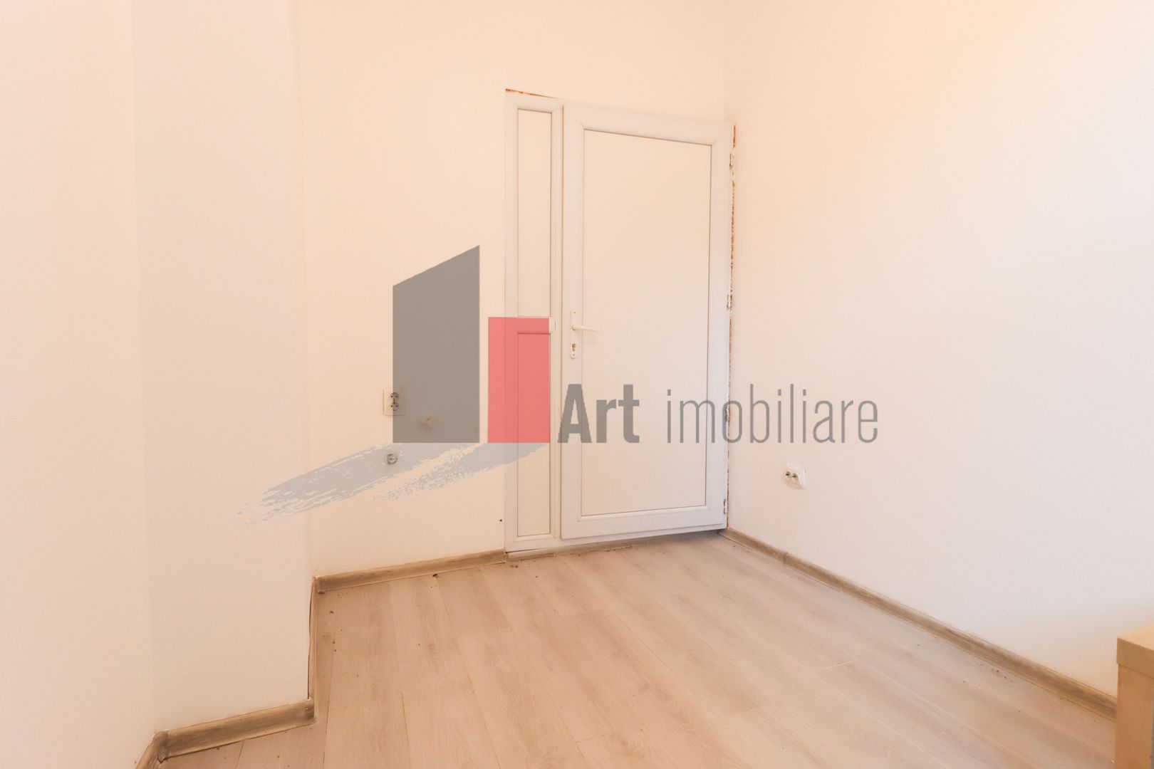 Apartamentul "REHEGUA" , stradal, bloc "REABILITAT" - Poză 15