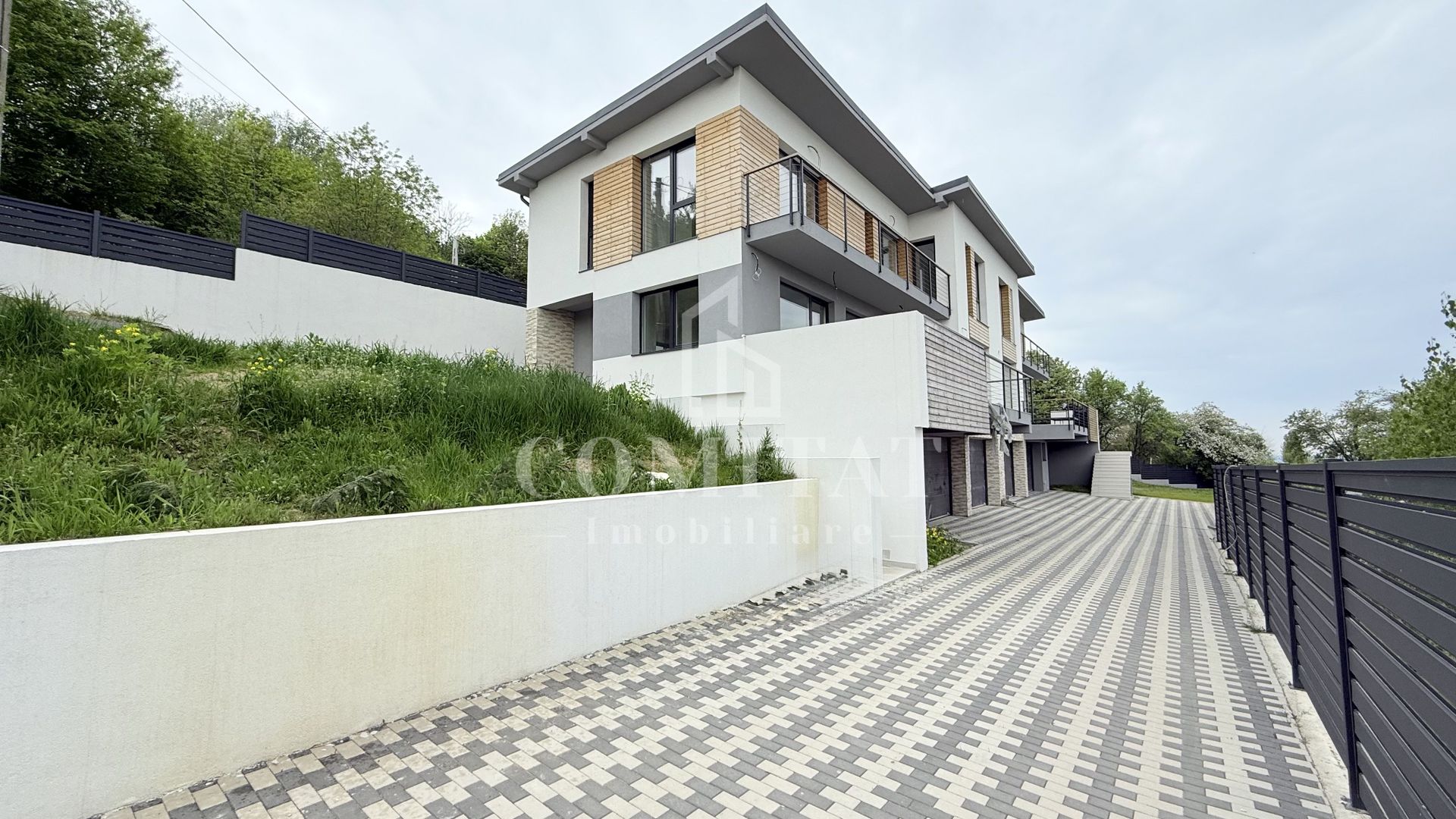 0% Comision Casă cu panoramă spre Cluj | 220 mp utili | 400 teren - Poză 1