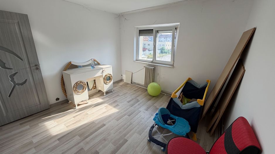 Apartament 2 camere, etaj 2 - zona Industriala - Poză 8