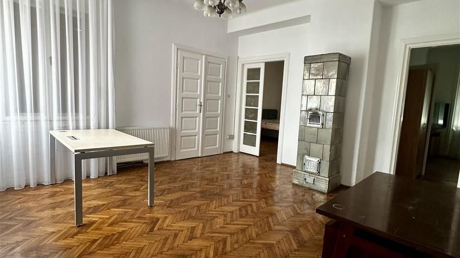 Casa Ultracentral singur ï¿½n Curte - Poză 5