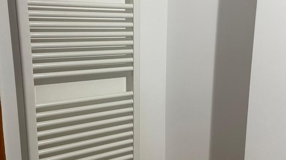 AP. 3 CAMERE LUJERULUI, CENTRALA TERMICA, BUCATARIE INCHISA, MOBILAT - Poză 14